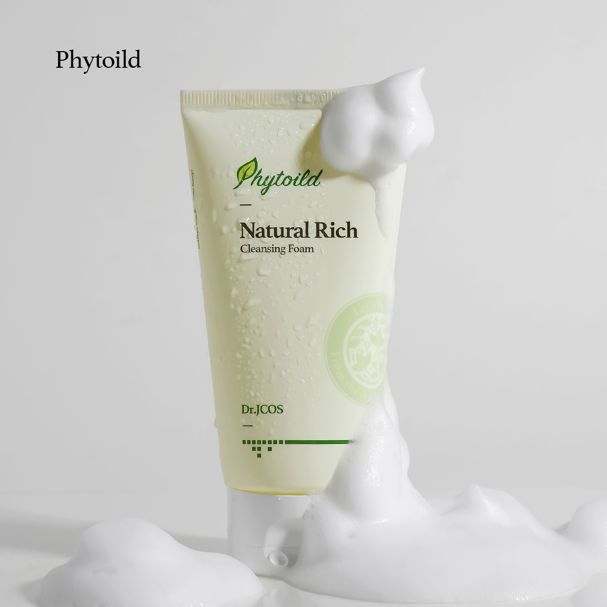 Sữa rửa mặt tự nhiên Rich Cleansing Foam của Pitoil